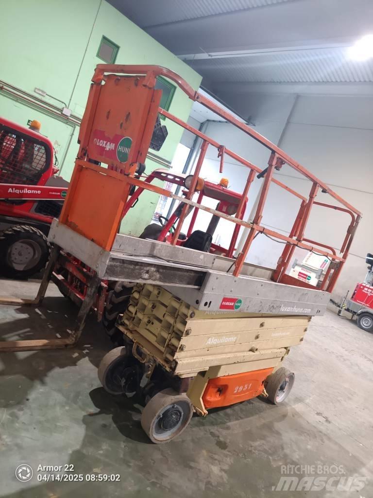 JLG 2630 ES Saksilavat