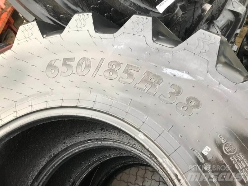 BKT 650/85R38 Renkaat ja vanteet