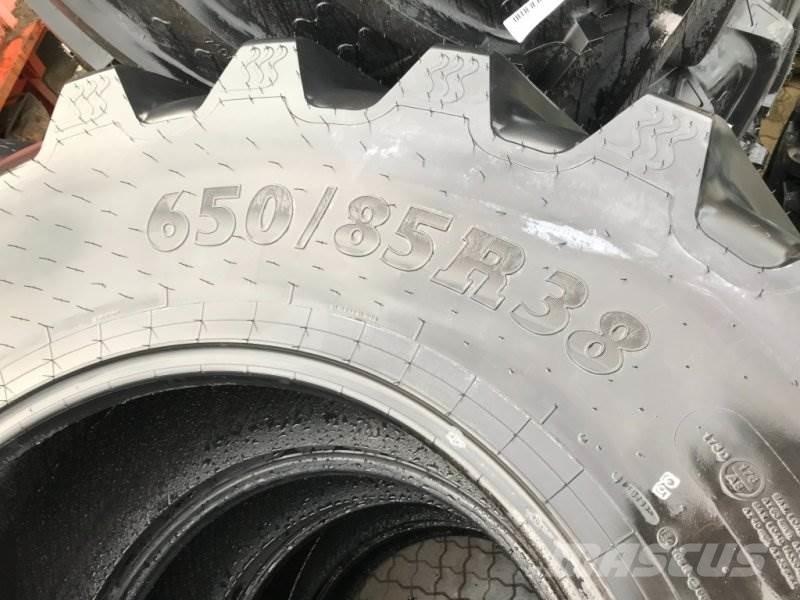 BKT 650/85R38 Renkaat ja vanteet
