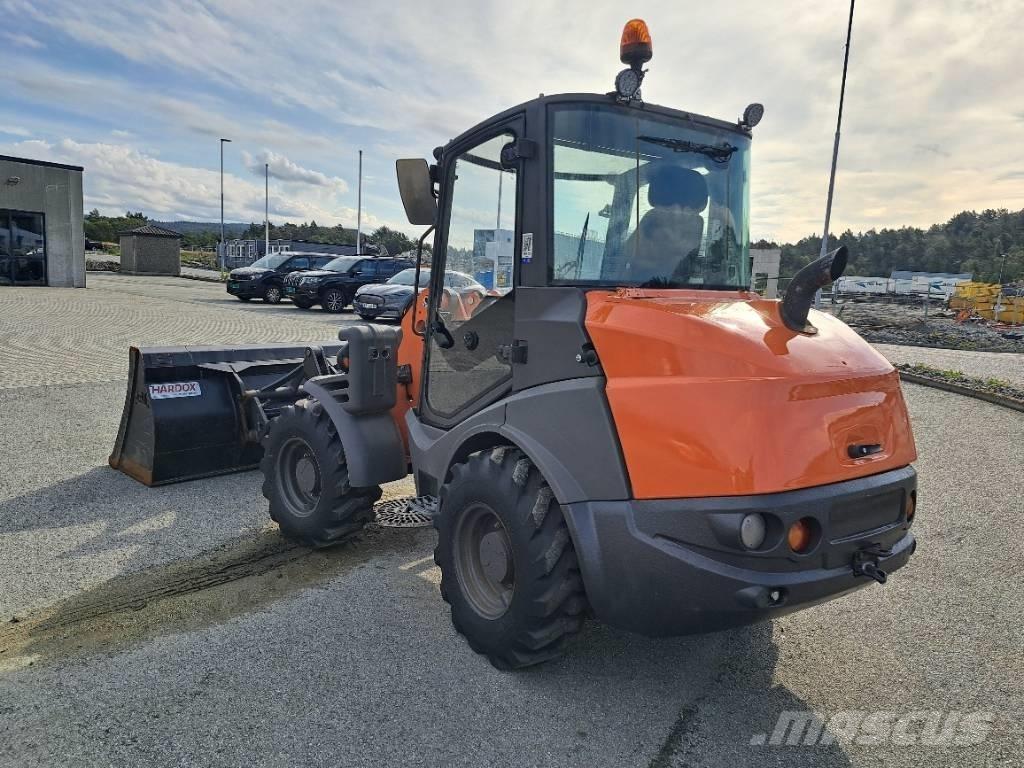 Hitachi ZW 75 Pyöräkuormaajat