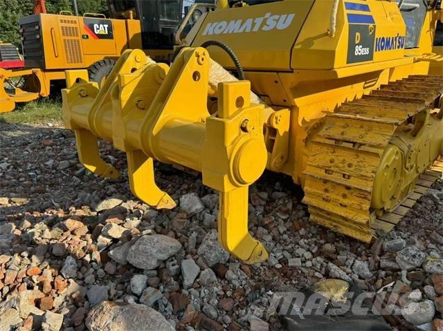 Komatsu D 85 EX Telaketjupuskutraktorit