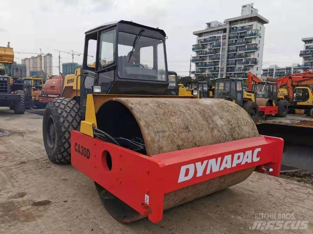 Dynapac CA 30 D Yksivalssijyrät