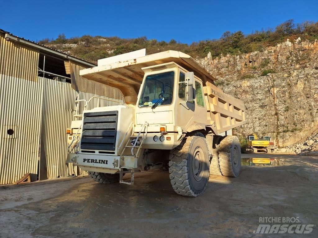 Perlini D655E Maansiirtoautot