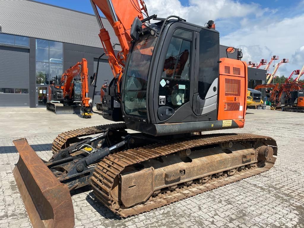 Hitachi ZX225USLC-5 Telakaivukoneet