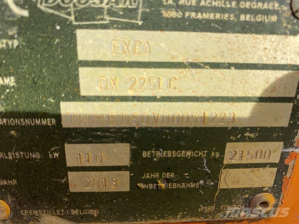 Doosan DX 225 LC Telakaivukoneet