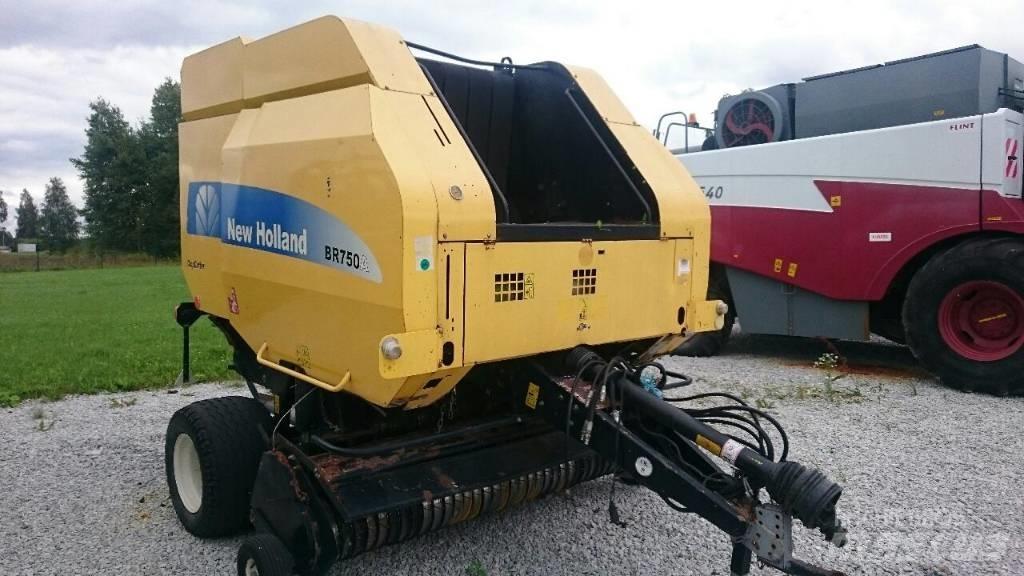 New Holland BR750A Pyöröpaalaimet