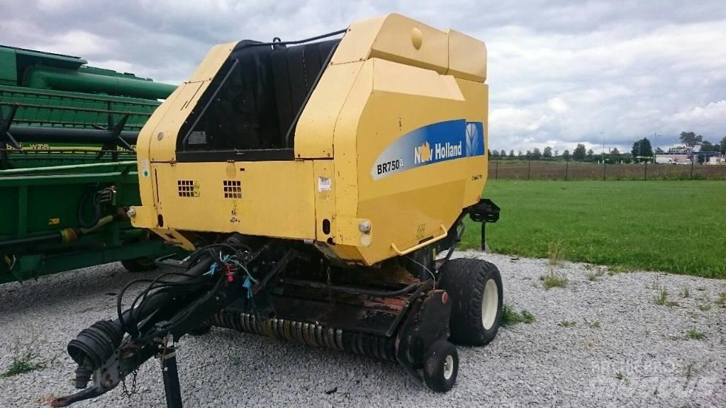 New Holland BR750A Pyöröpaalaimet