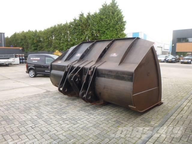  BAC Komatsu WA500 Kauhat