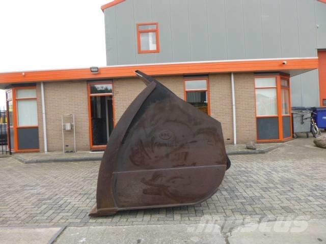  BAC Komatsu WA500 Kauhat