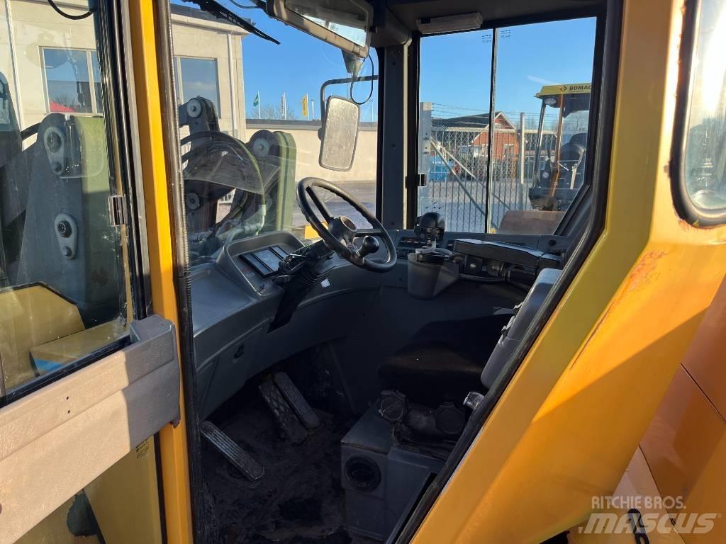 Lundberg 345 Ti Pyöräkuormaajat