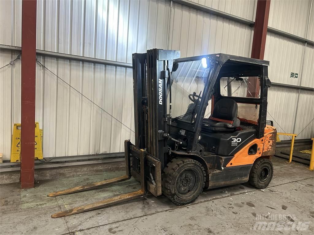 Doosan D30S-5 Dieseltrukit