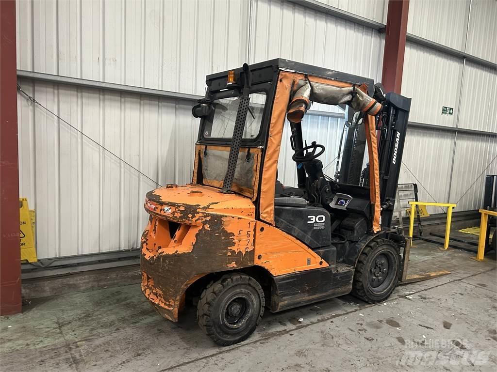 Doosan D30S-5 Dieseltrukit