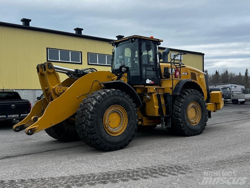 CAT 982 M Pyöräkuormaajat