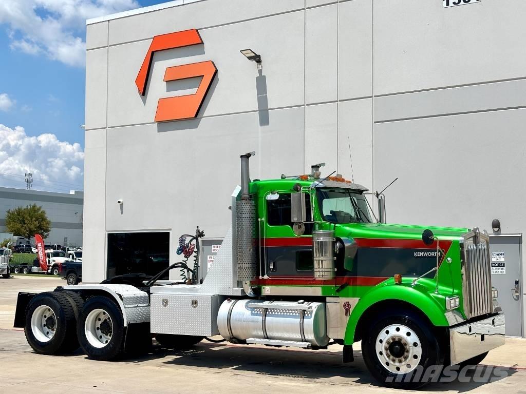 Kenworth W 900 Vetopöytäautot