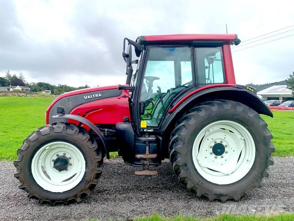 Valtra N101 Tractor Metsätraktorit