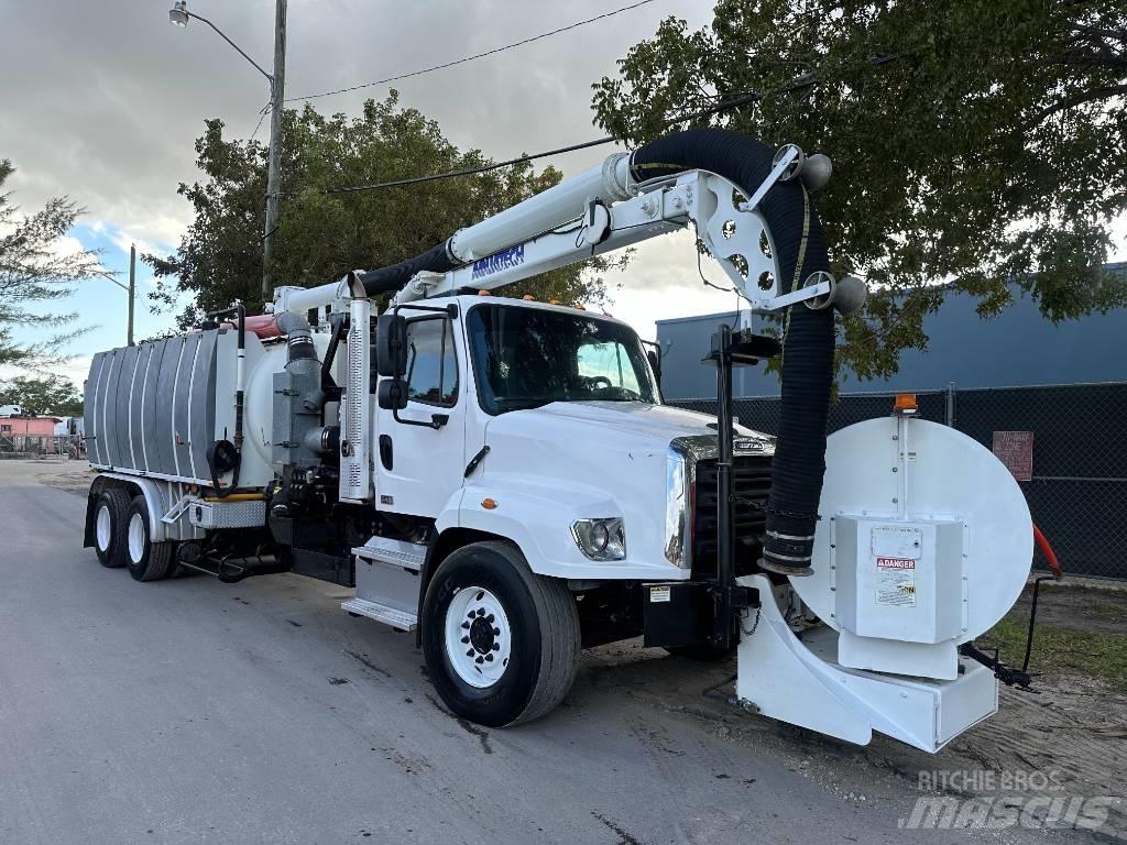 Freightliner 114SD Paine-/imuautot