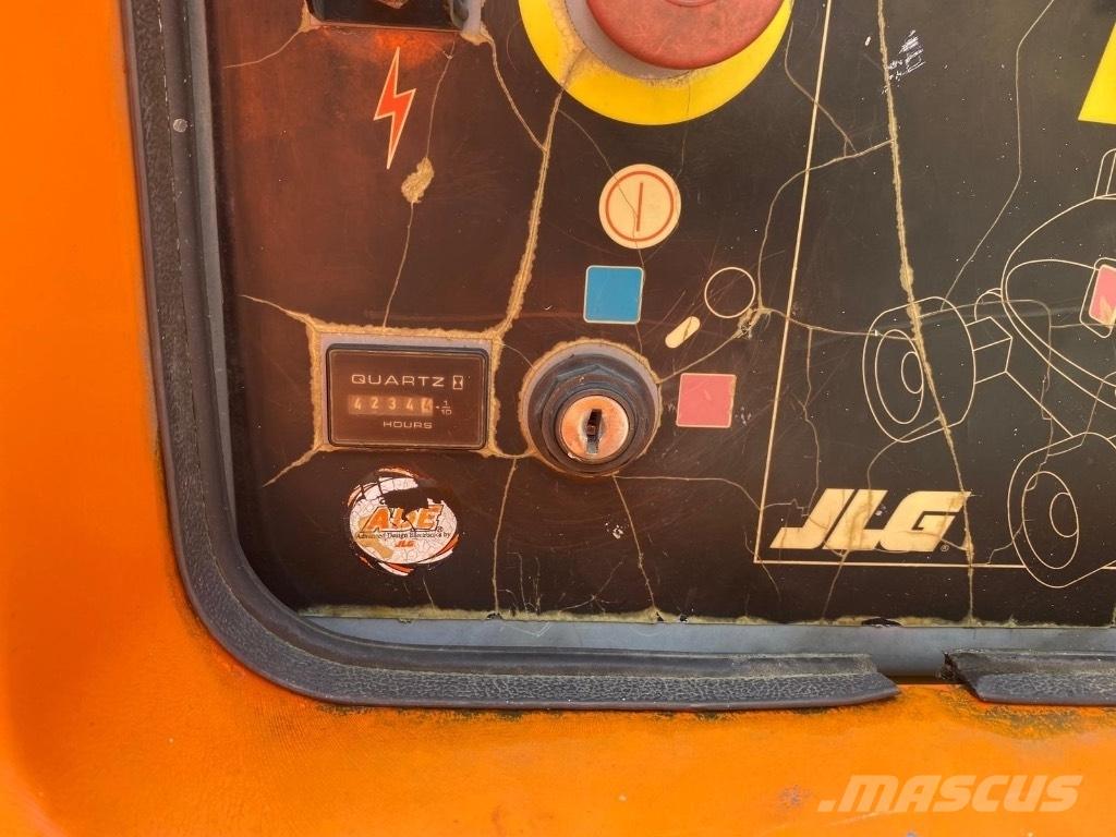 JLG 600 AJ Kuukulkijat