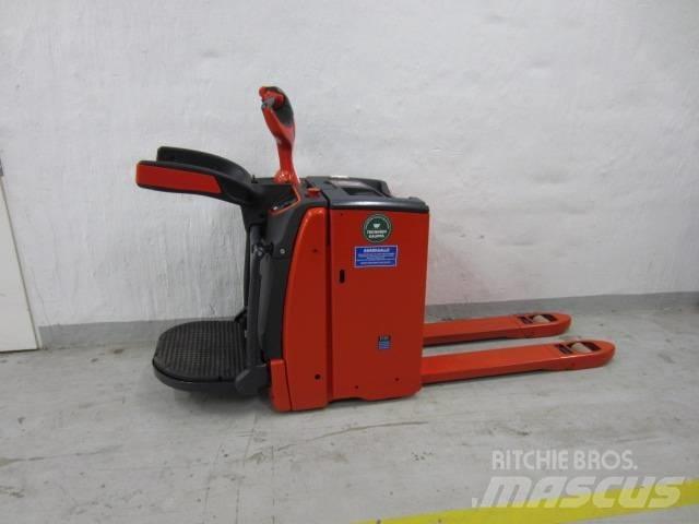 Linde T20AP Lavansiirtotrukit ajotasolla
