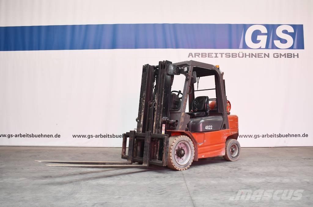 Manitou CG 30 P Nestekaasutrukit