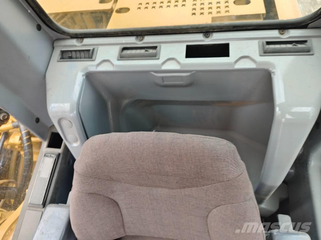 CAT 320 C L Telakaivukoneet