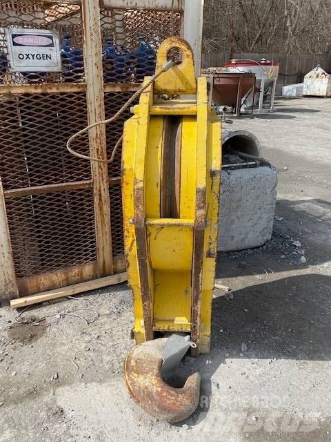 Liebherr HS 885 HD Tela-alustaiset nosturit