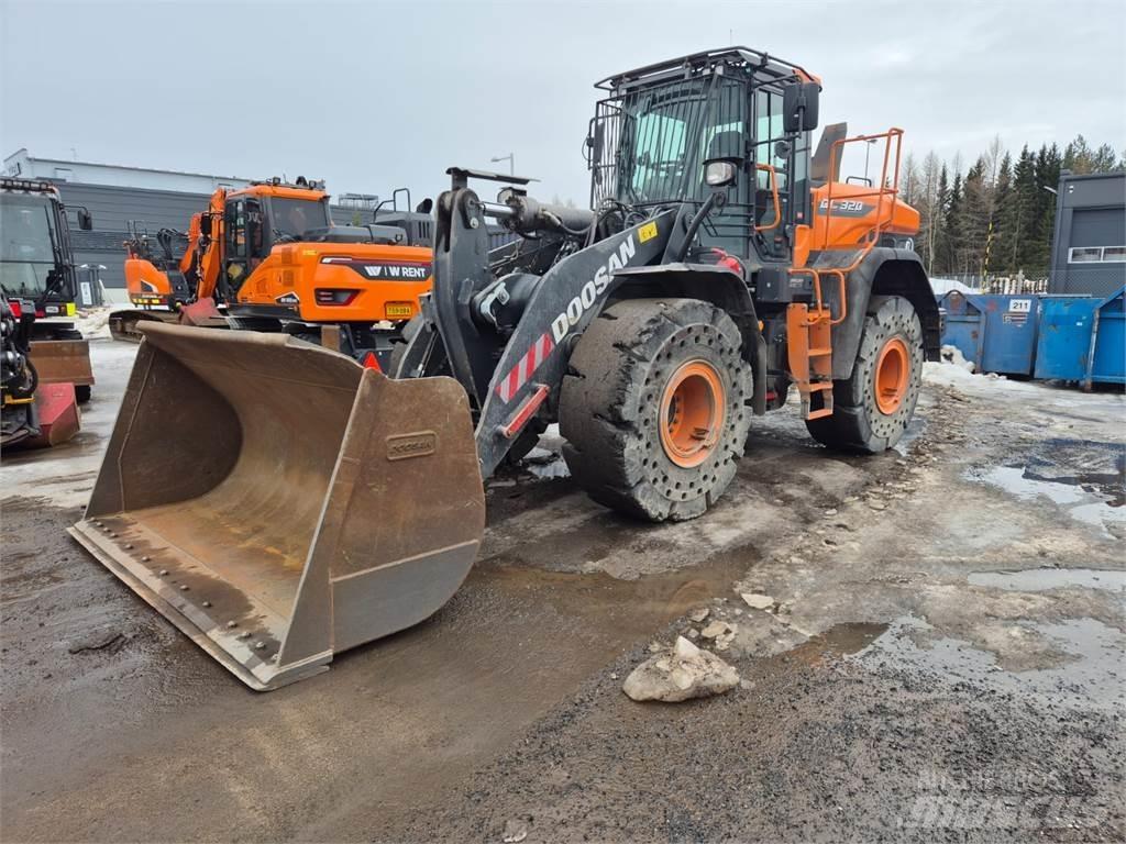 Develon DL320-7 Pyöräkuormaajat
