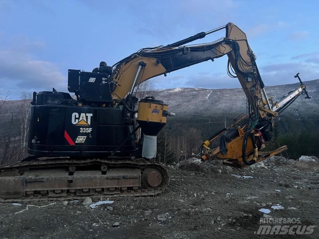 CAT 335 F L CR Avolouhintaporauslaitteet