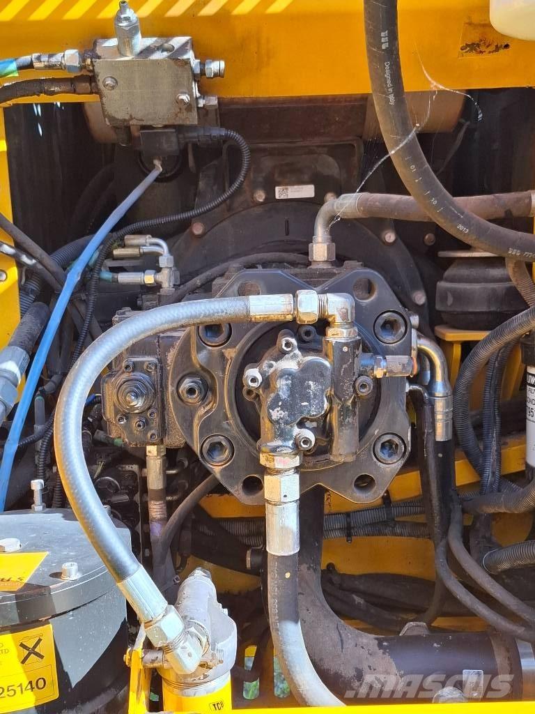 JCB JS 220 LC Telakaivukoneet