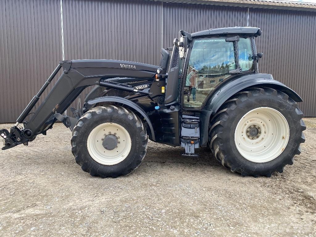 Valtra T254 V Traktorit