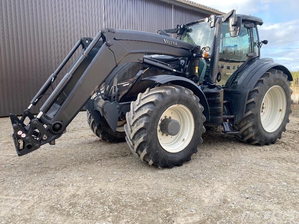 Valtra T254 V Traktorit