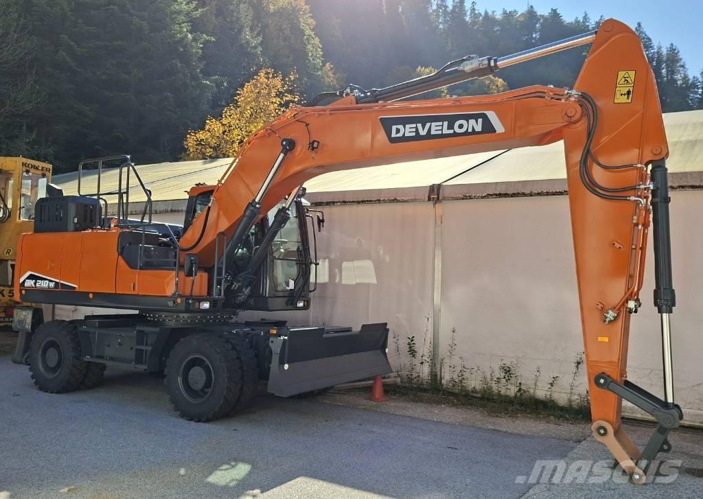 Develon DX 210 W-7 Pyöräkaivukoneet