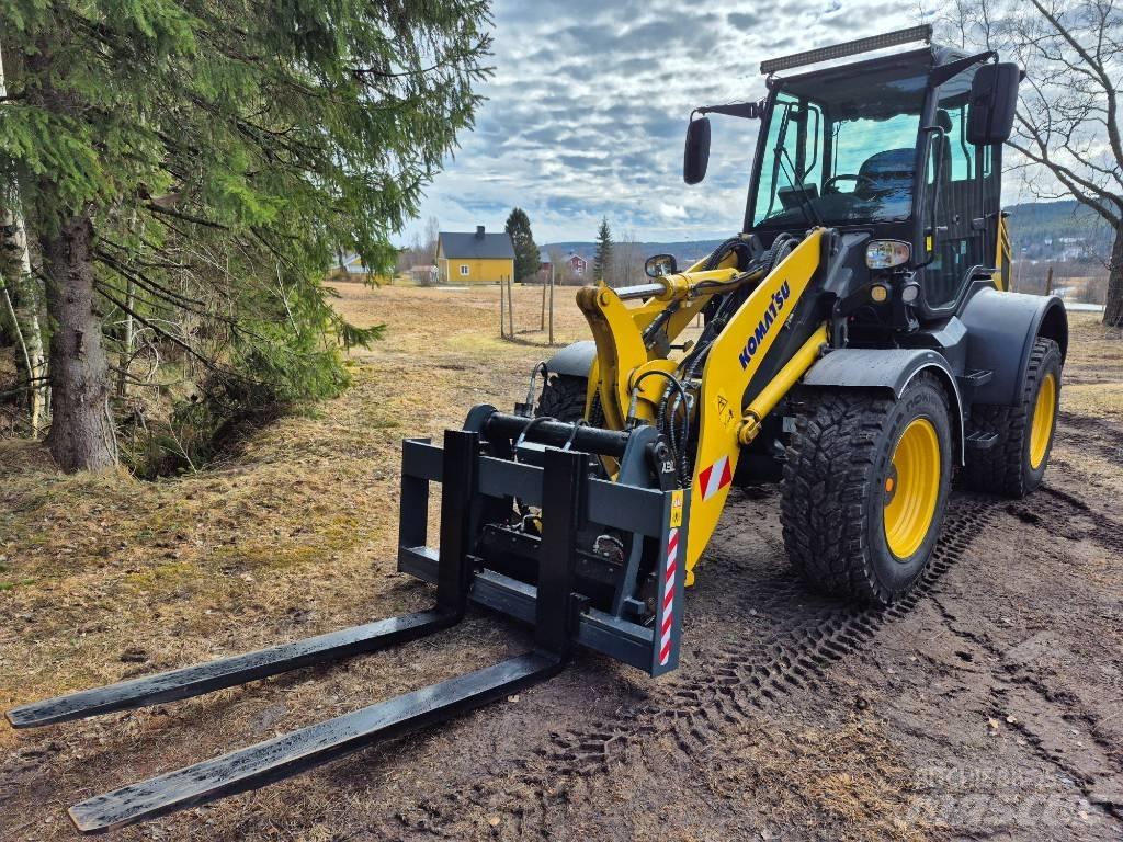 Komatsu WA 100 M Pyöräkuormaajat