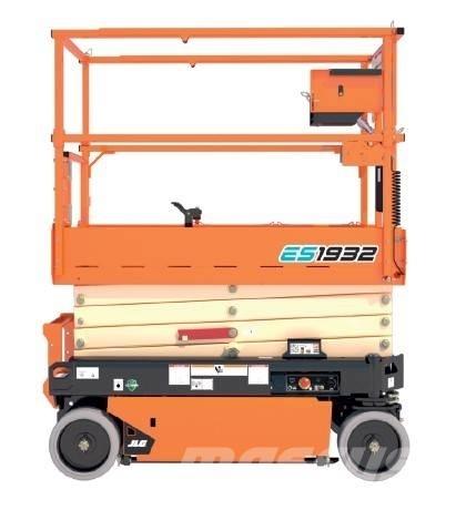 JLG ES1932 Saksilavat