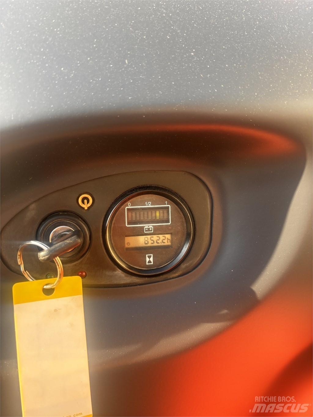 Linde L 16 Käyden ajettavat pinoamistrukit
