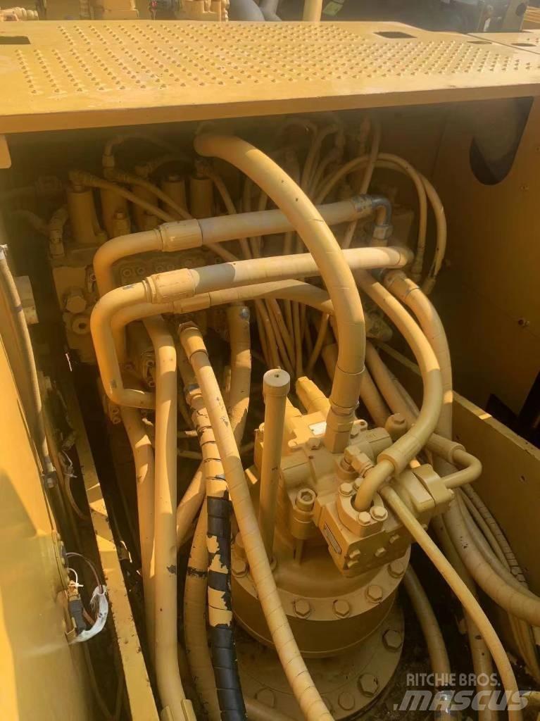 CAT 320 D Telakaivukoneet