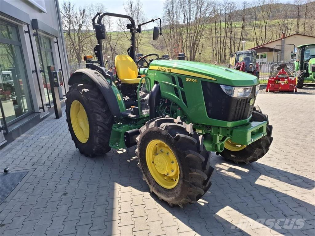 John Deere 5050E Traktorit