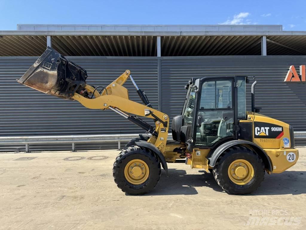 CAT 906M Pyöräkuormaajat