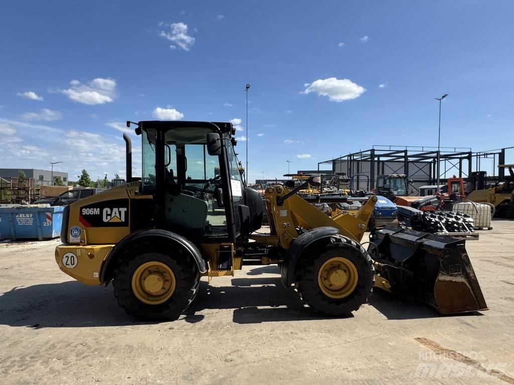 CAT 906M Pyöräkuormaajat