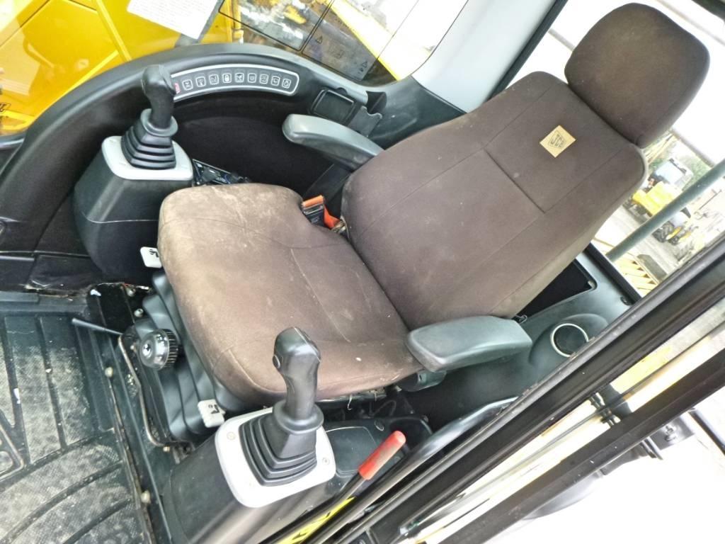 JCB JS 130 LC Telakaivukoneet
