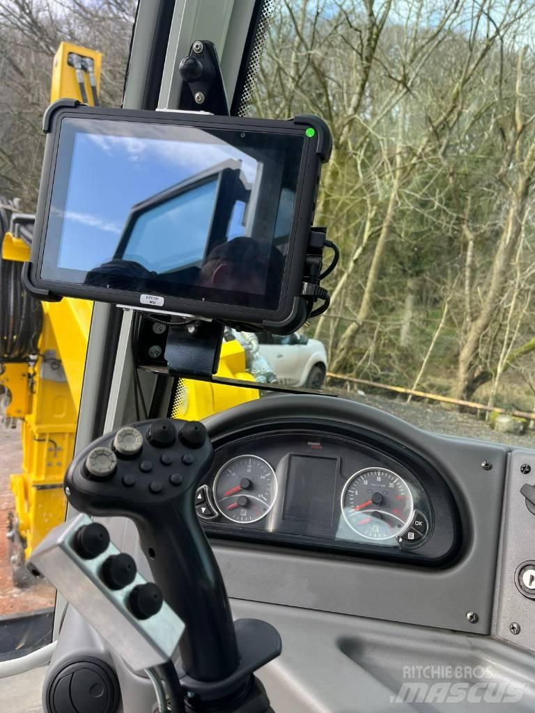 Menzi Muck M515 Erikoiskaivinkoneet