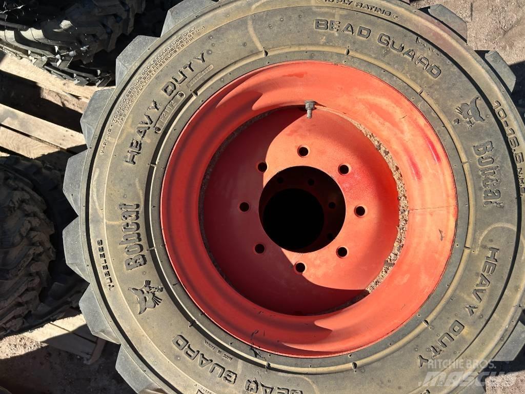 Bobcat 10x16.5 Tires Renkaat ja vanteet