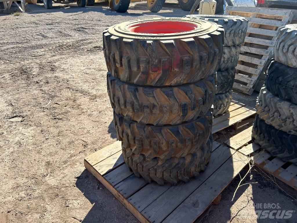 Bobcat 10x16.5 Tires Renkaat ja vanteet