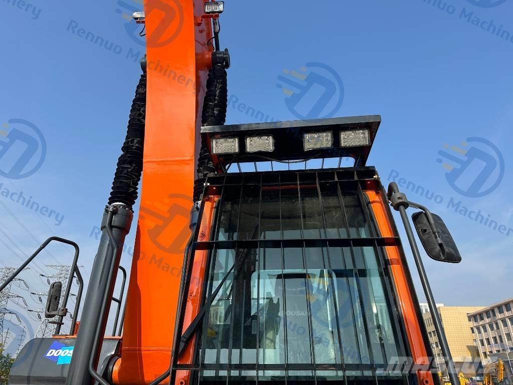 Doosan DX 300LC-9C Telakaivukoneet