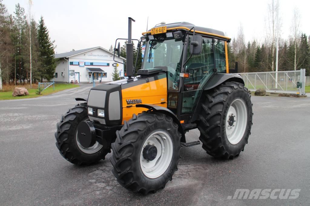 Valtra 700 Traktorit