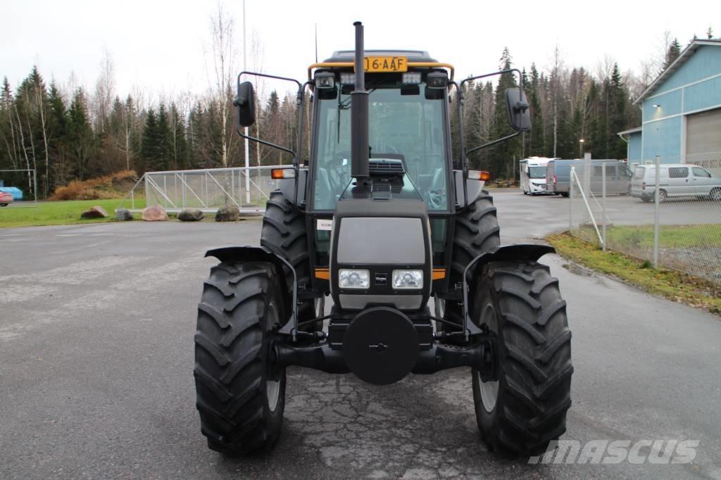 Valtra 700 Traktorit