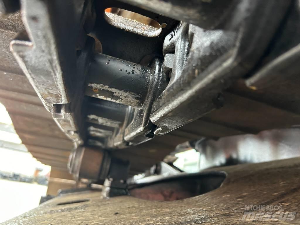 Hitachi ZX 135 US Telakaivukoneet
