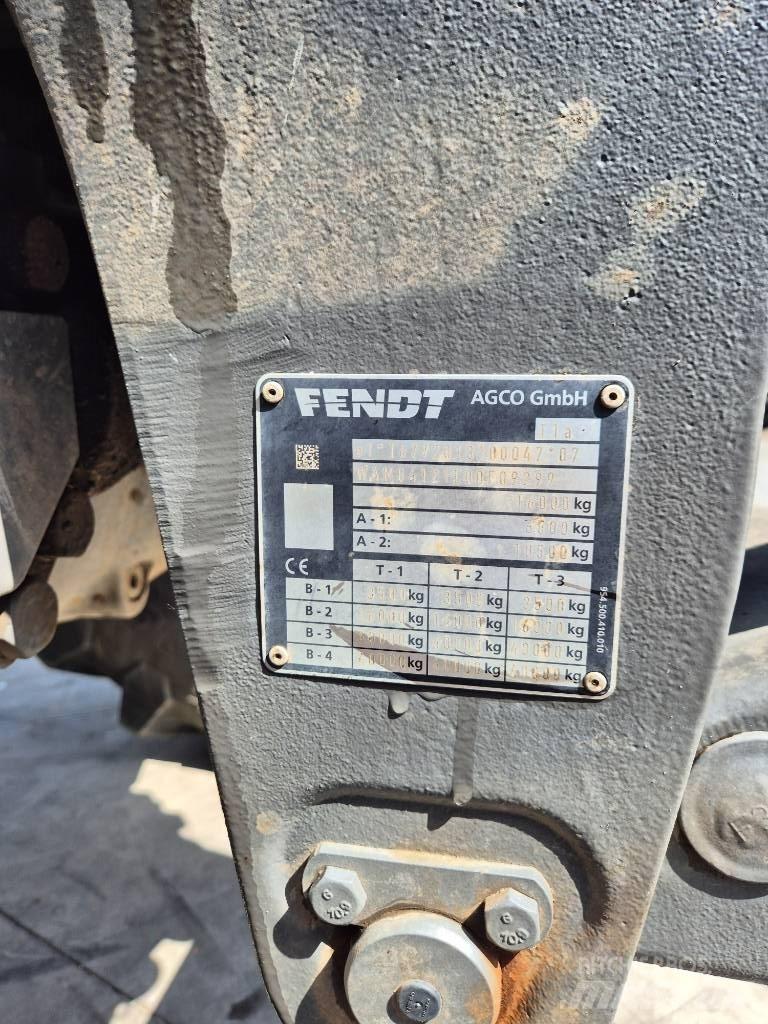 Fendt 826 Profi Traktorit