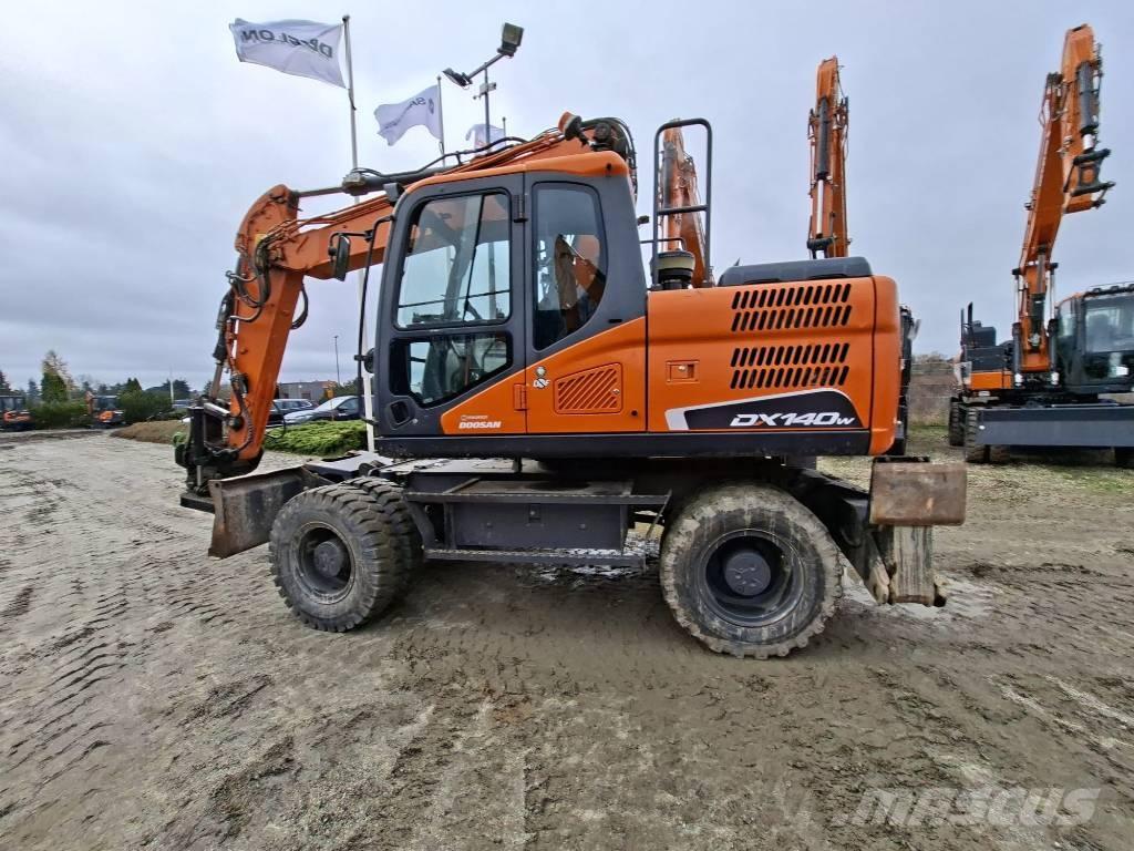 Doosan DX140W-5 Pyöräkaivukoneet