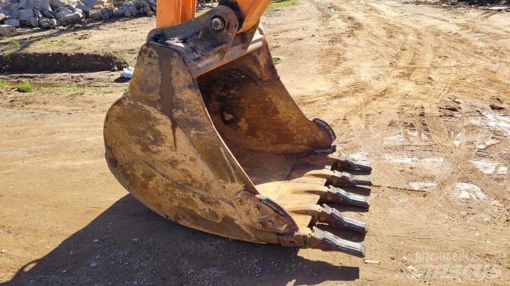 Doosan DX 225 LCA Telakaivukoneet
