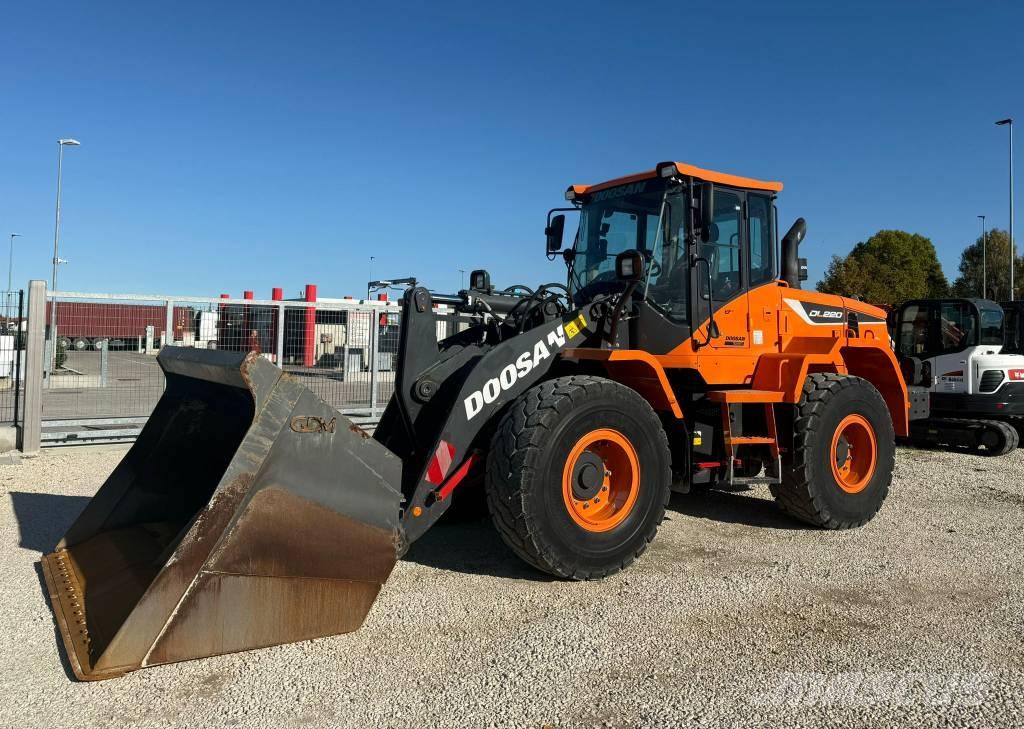 Doosan DL 220-5 Pyöräkuormaajat